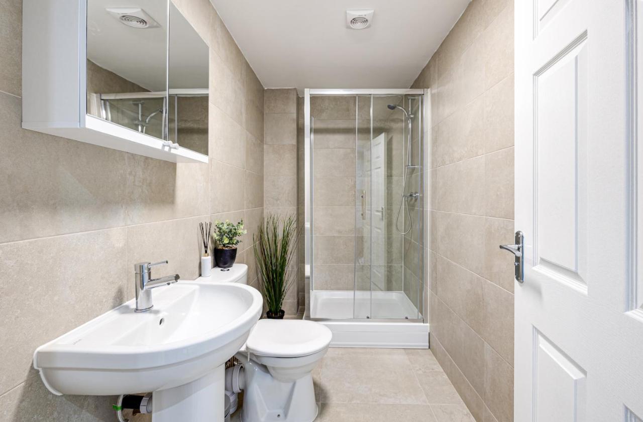 Cosy Modern Apt In Heart Of Stockport - Sleeps 4 Appartamento Esterno foto