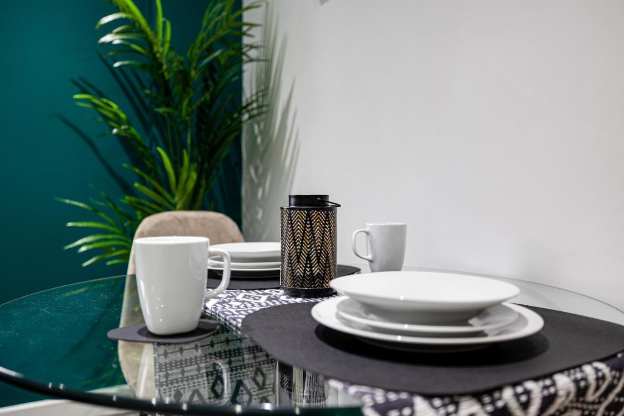 Cosy Modern Apt In Heart Of Stockport - Sleeps 4 Appartamento Esterno foto